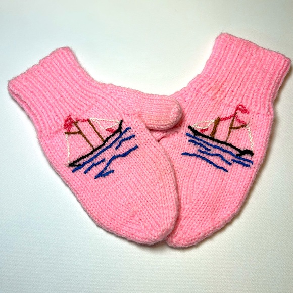 Handmade Mittens with Boat Embroidery Pink Snow Winter Knit Warm Cute Girls Kids - Picture 3 of 6